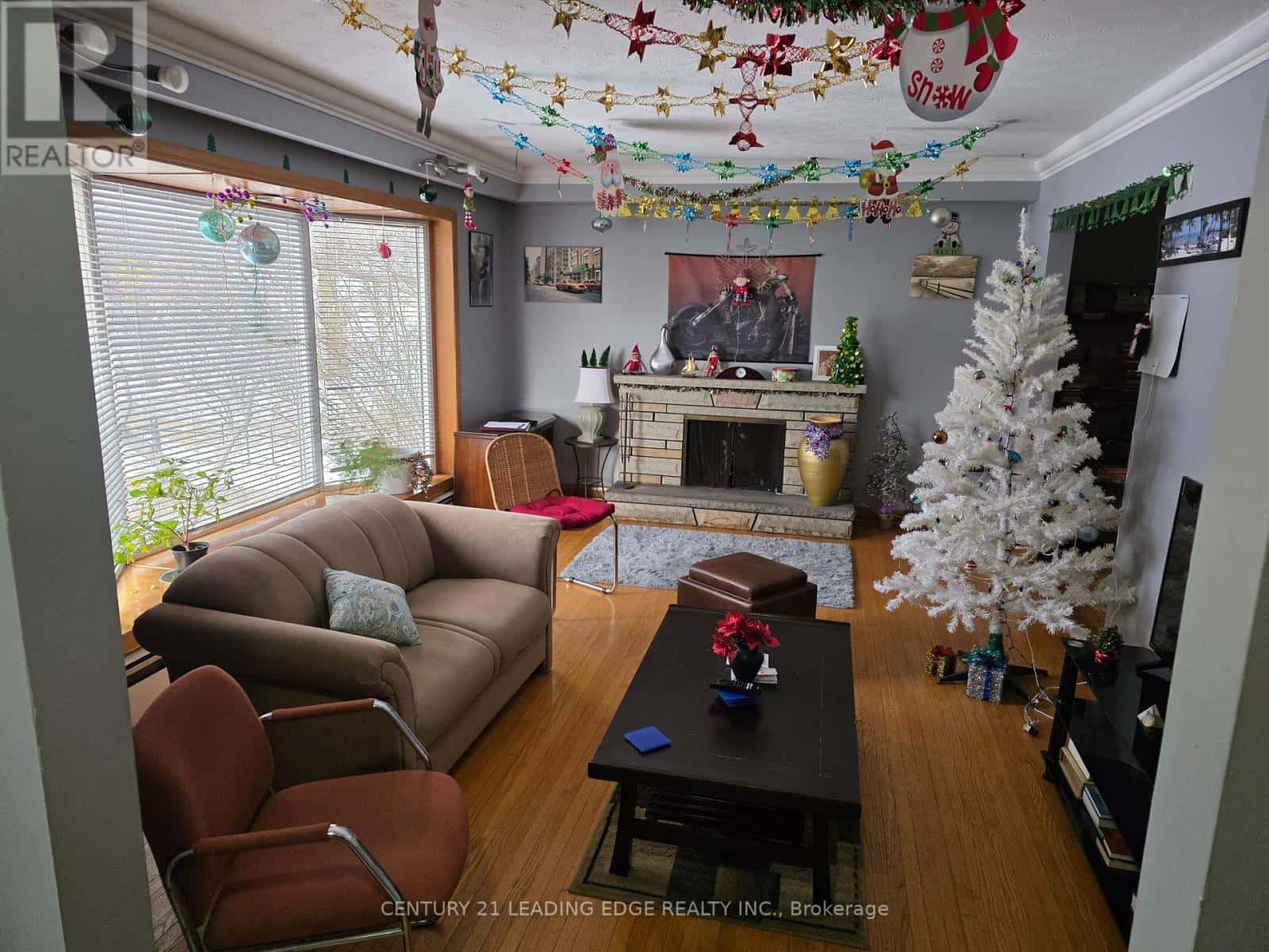 1097 PHARMACY AVENUE — Toronto (Wexford-Maryvale), Ontario - Photo 2 of 11