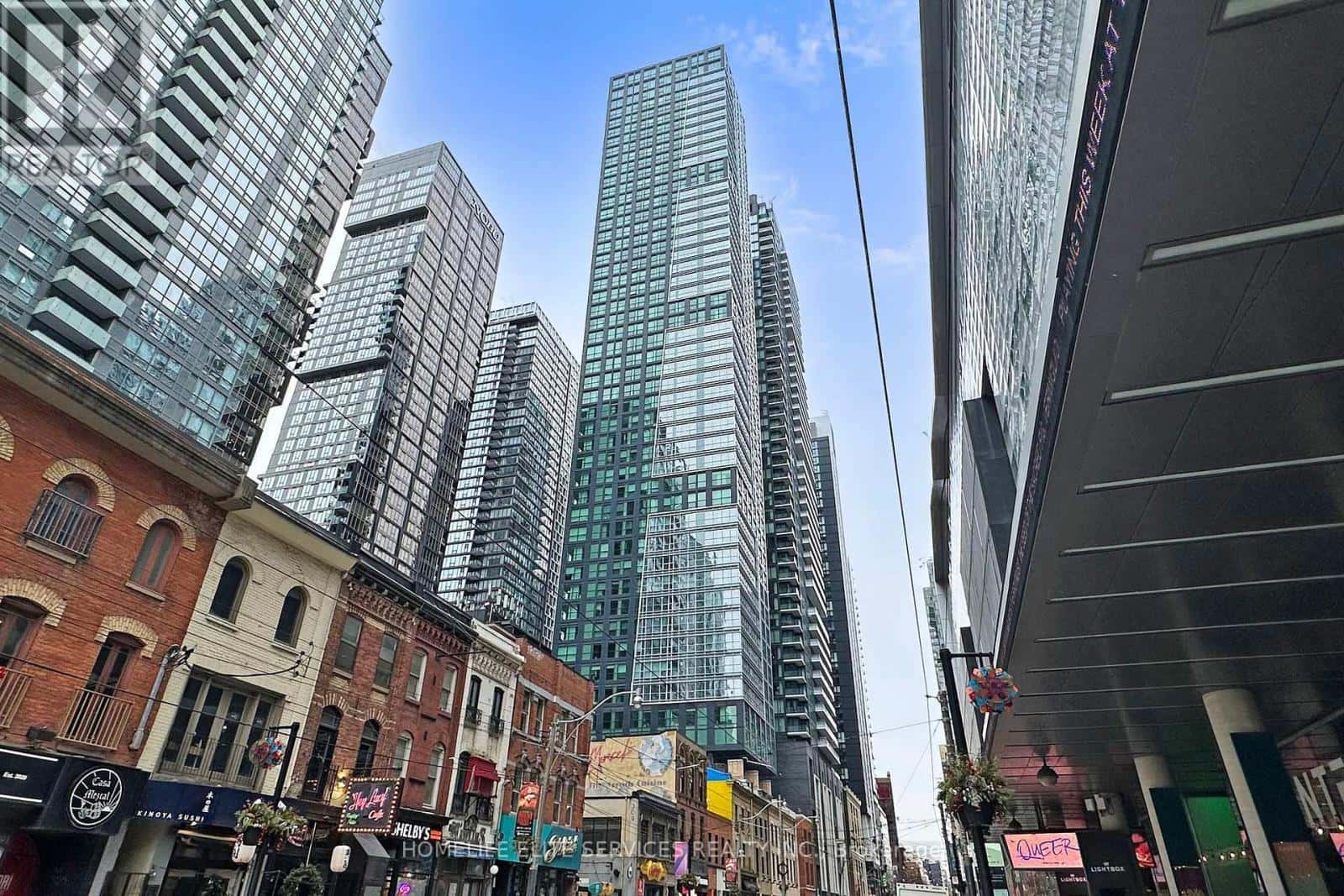 703 - 327 KING STREET W — Toronto (Waterfront Communities), Ontario - Photo 4 of 50