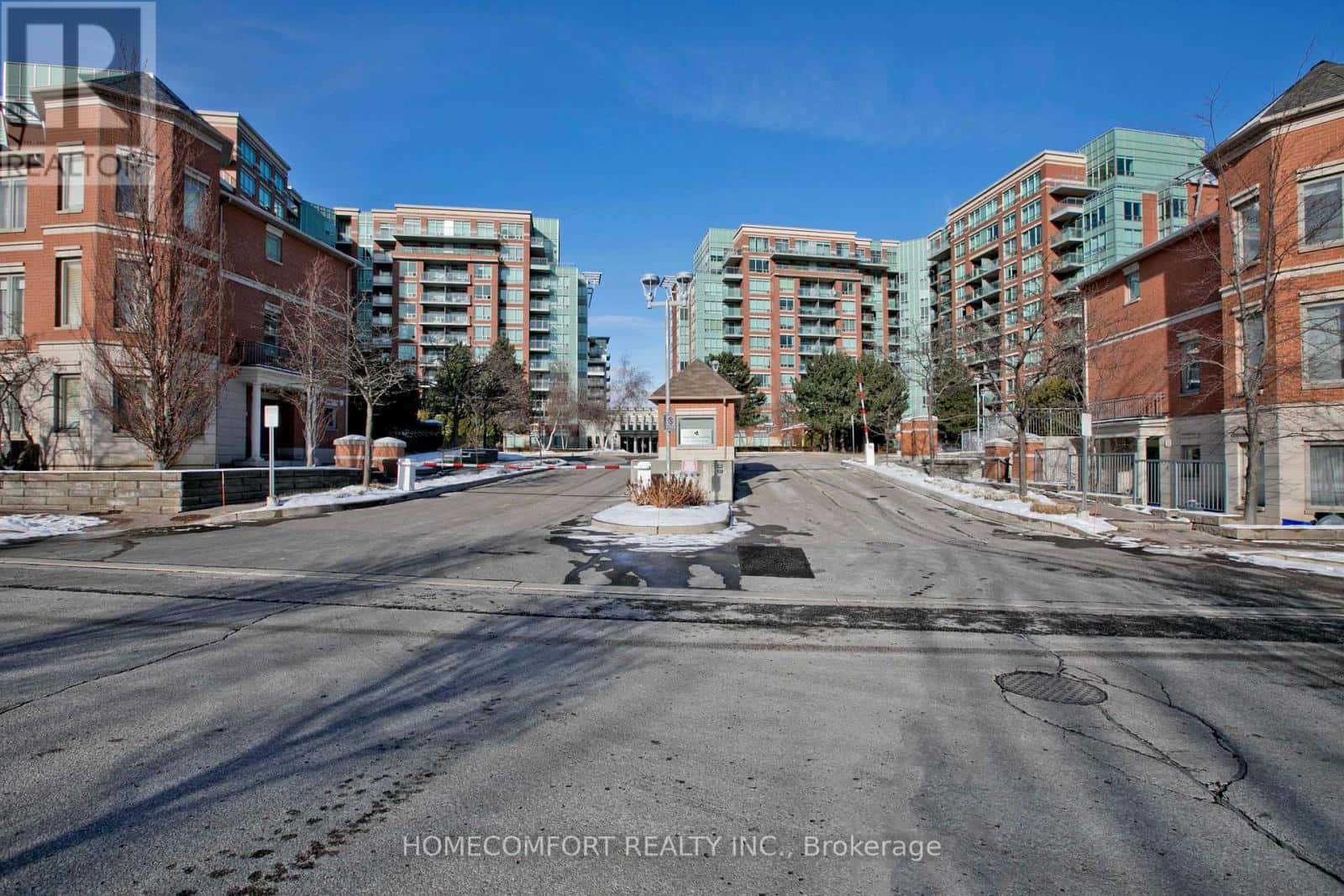 109 - 62 SUNCREST BOULEVARD — Markham (Commerce Valley), Ontario - Photo 2 of 47