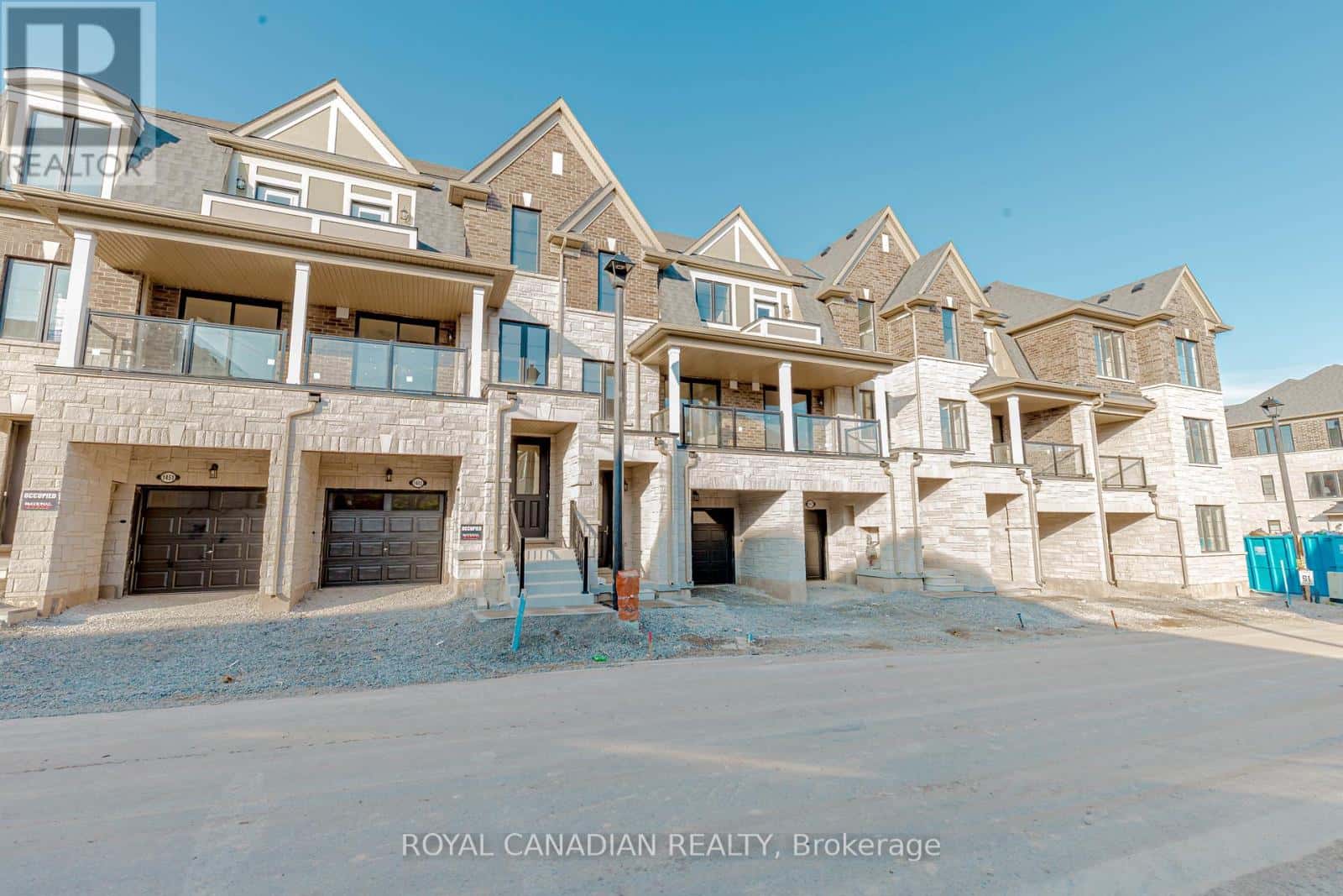 1453 NATIONAL COMMON — Burlington (Tyandaga), Ontario - Photo 2 of 50