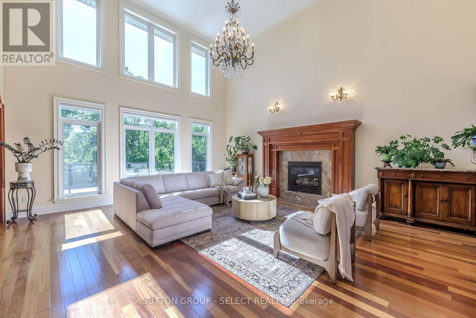 2142 VALLEYRUN BOULEVARD — London North (North R), Ontario - Photo 4 of 46