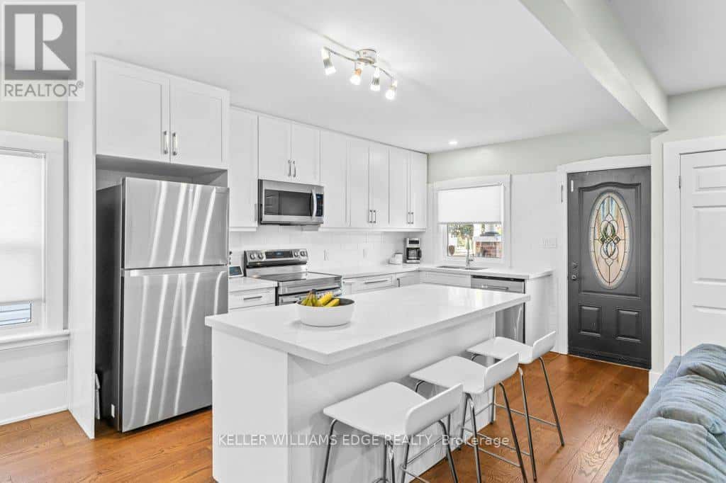 18 PARK ROW N — Hamilton (Crown Point), Ontario - Photo 4 of 40