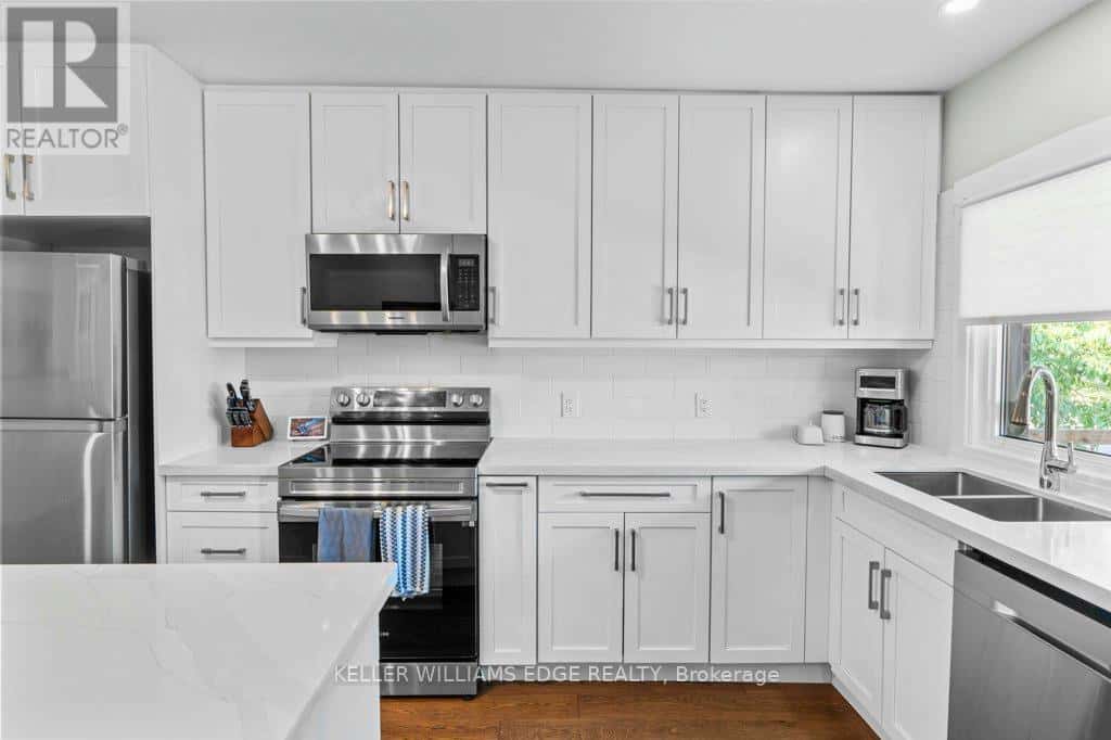 18 PARK ROW N — Hamilton (Crown Point), Ontario - Photo 5 of 40