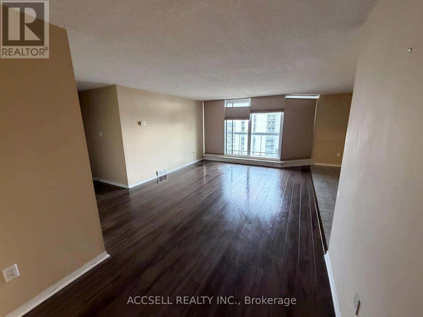 2503 - 363 COLBORNE STREET — London East (East K), Ontario - Photo 3 of 10