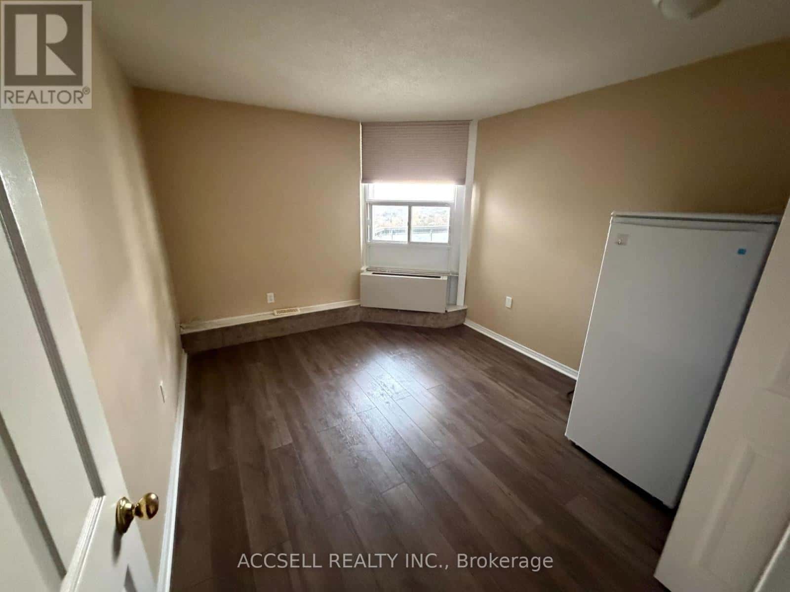 2503 - 363 COLBORNE STREET — London East (East K), Ontario - Photo 5 of 10