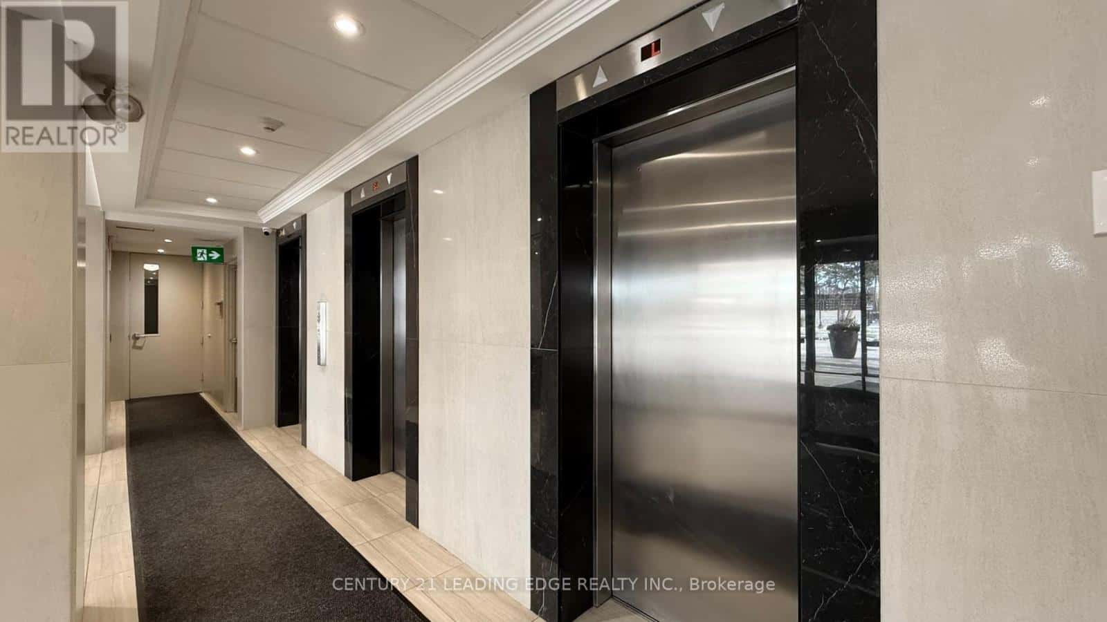 2507 - 725 DON MILLS ROAD — Toronto (Flemingdon Park), Ontario - Photo 3 of 27