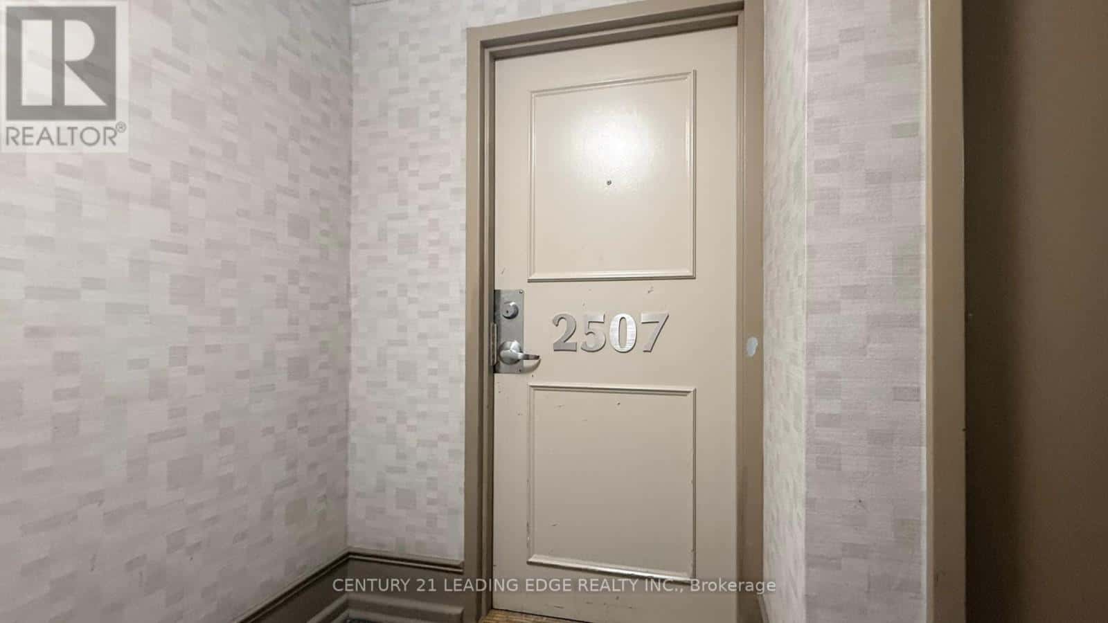 2507 - 725 DON MILLS ROAD — Toronto (Flemingdon Park), Ontario - Photo 4 of 27