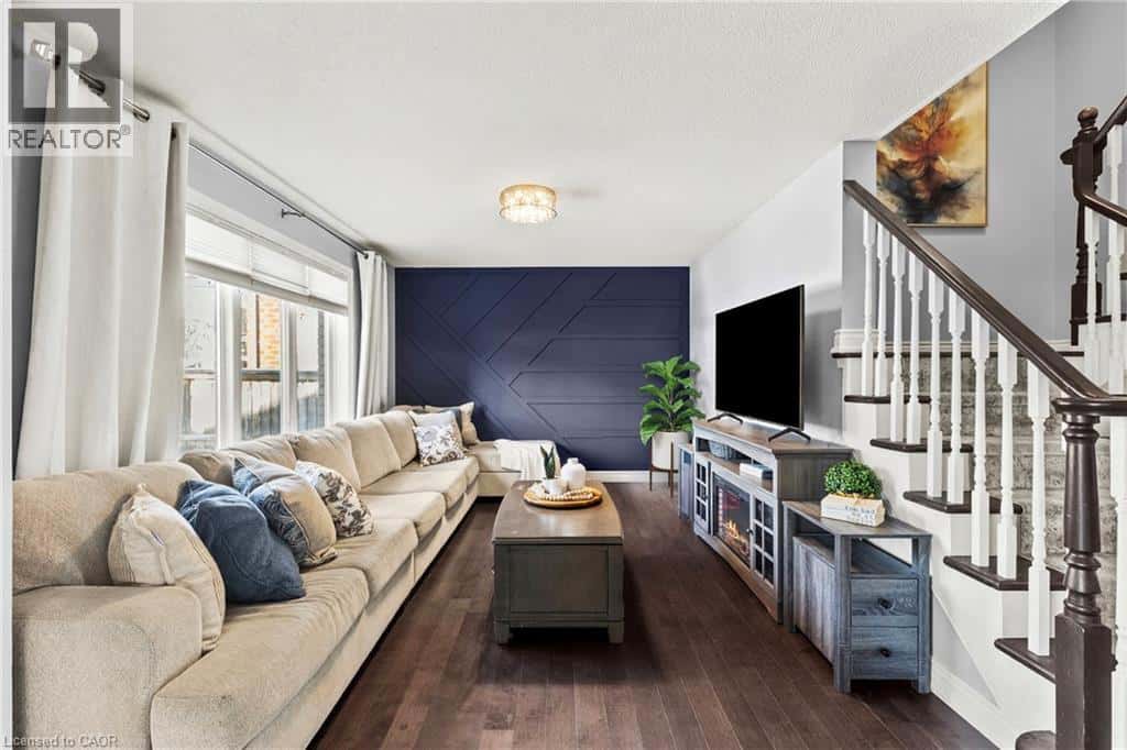 11 WILBUR Drive — Binbrook, Ontario - Photo 5 of 21