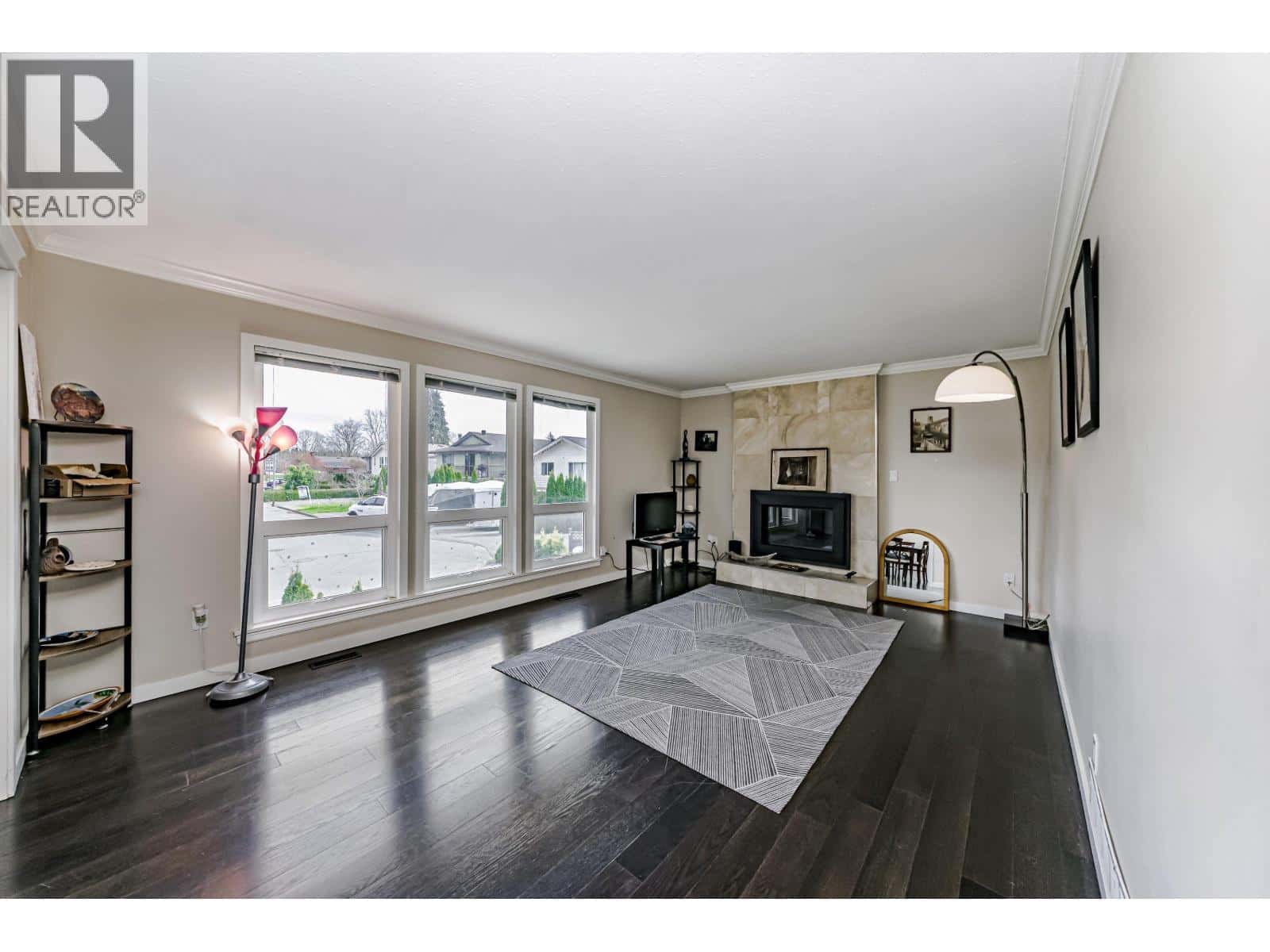 3151 FREY PLACE — Port Coquitlam, British Columbia - Photo 3 of 33