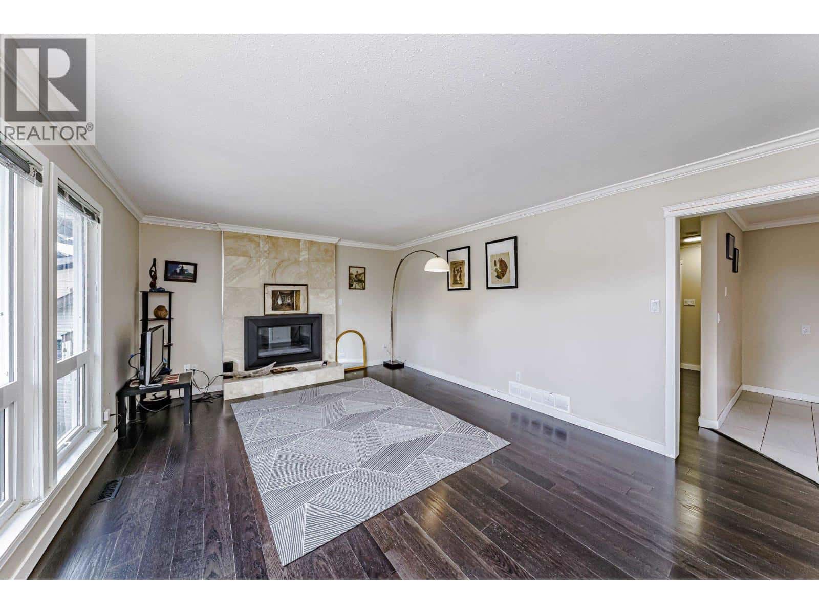 3151 FREY PLACE — Port Coquitlam, British Columbia - Photo 4 of 33