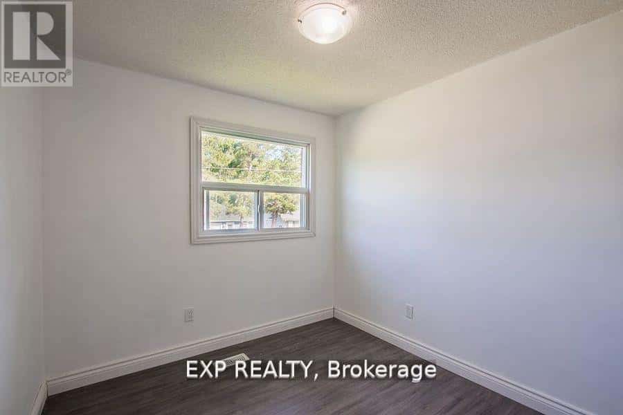 201 GARDEN AVENUE — Georgina (Keswick North), Ontario - Photo 2 of 13