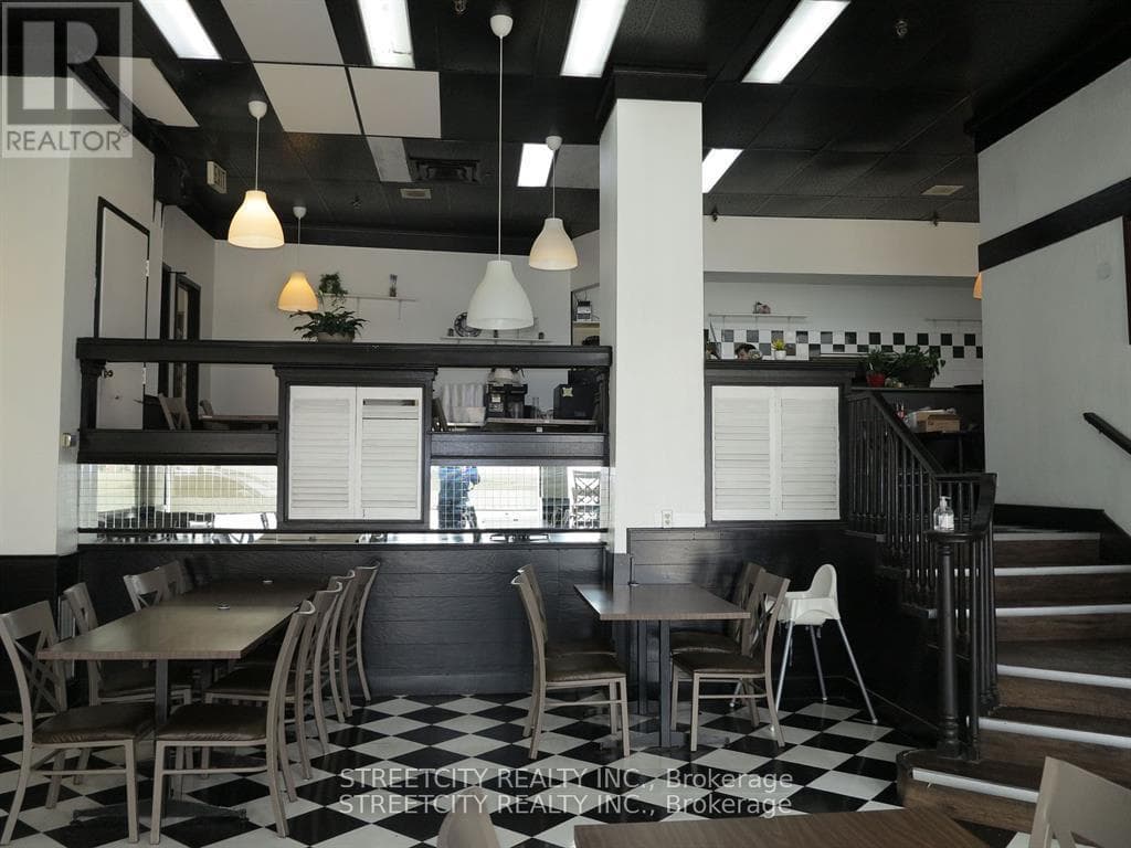 L10 - 186 KING STREET — London East (East K), Ontario - Main photo