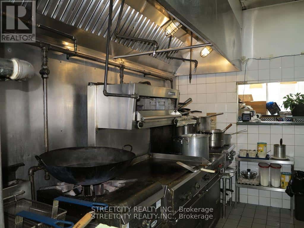 L10 - 186 KING STREET — London East (East K), Ontario - Photo 5 of 8