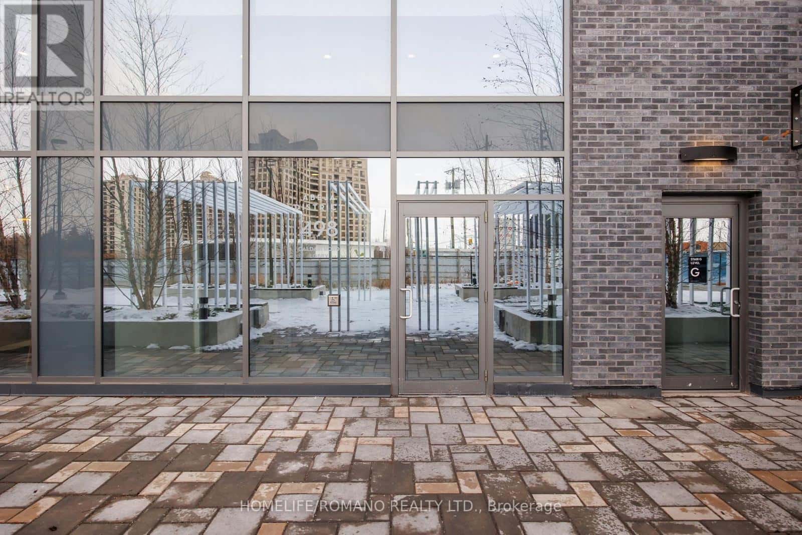 1426 - 498 CALDARI ROAD — Vaughan (Concord), Ontario - Photo 2 of 25