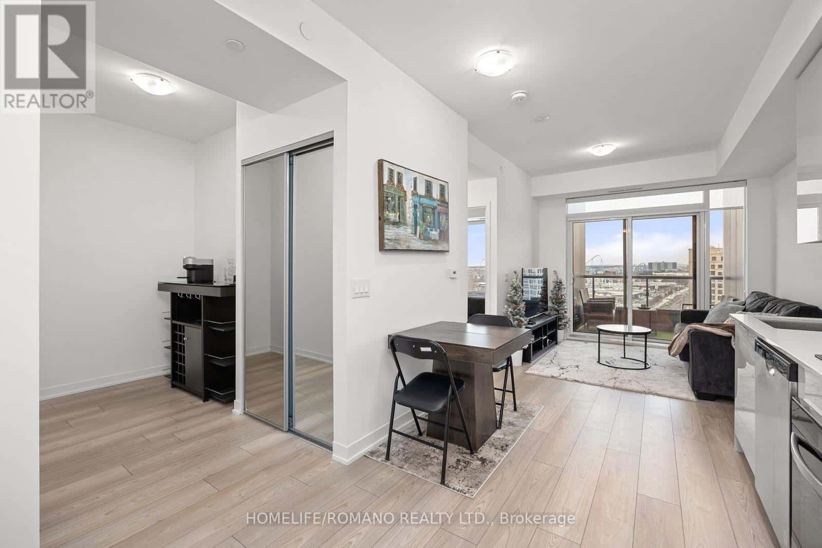 1426 - 498 CALDARI ROAD — Vaughan (Concord), Ontario - Photo 4 of 25