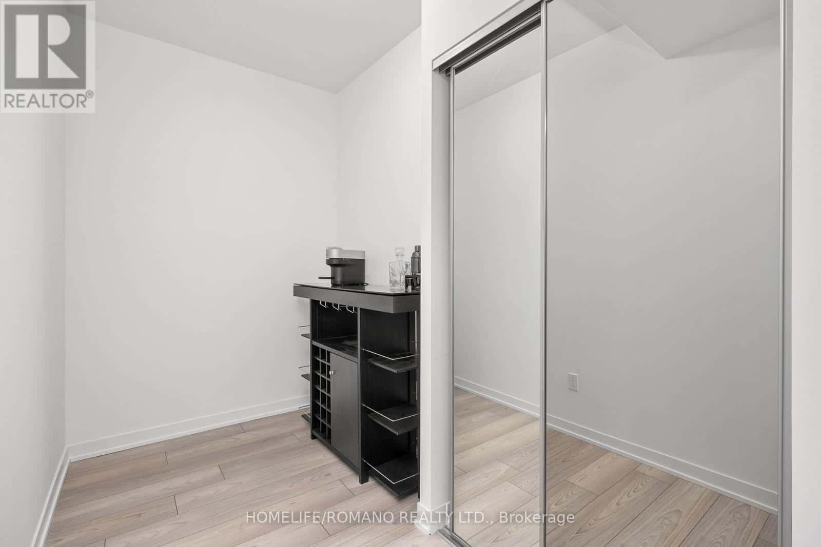 1426 - 498 CALDARI ROAD — Vaughan (Concord), Ontario - Photo 5 of 25