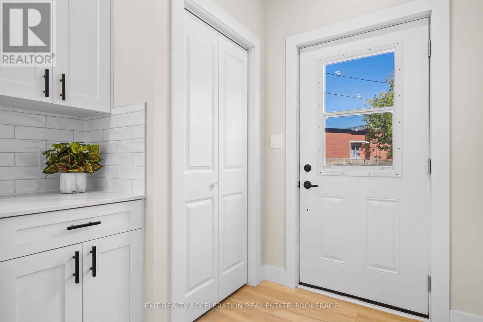 213 BELLEVILLE ROAD — Greater Napanee (Greater Napanee), Ontario - Photo 3 of 35