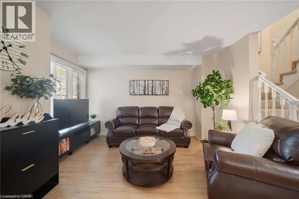 320 HAMILTON Drive Unit# 10 — Ancaster, Ontario - Photo 5 of 24