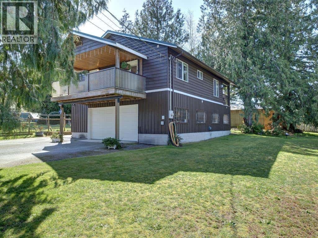 12577 WARNOCK ROAD — Pender Harbour, British Columbia - Photo 2 of 36