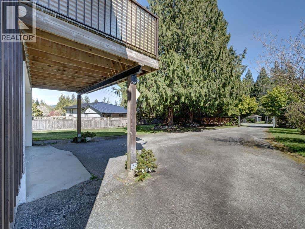 12577 WARNOCK ROAD — Pender Harbour, British Columbia - Photo 5 of 36