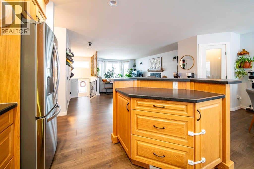 914 26 Street — Wainwright, Alberta - Photo 3 of 39