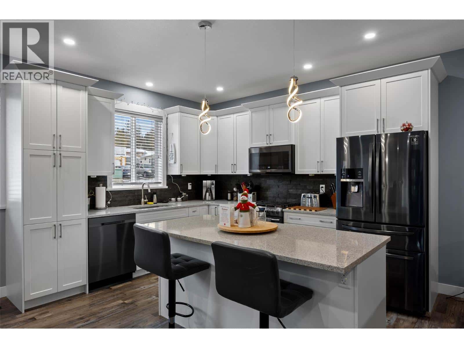 248 Calcite Drive — Logan Lake, British Columbia - Photo 2 of 35