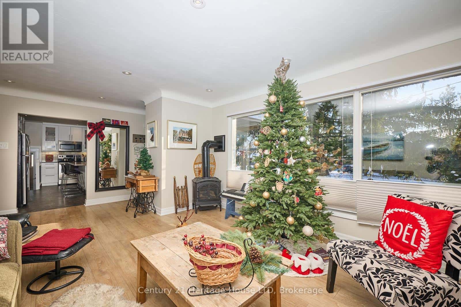 6887 FAIRLAWN CRESCENT — Niagara Falls (Arad/Fallsview), Ontario - Photo 2 of 45