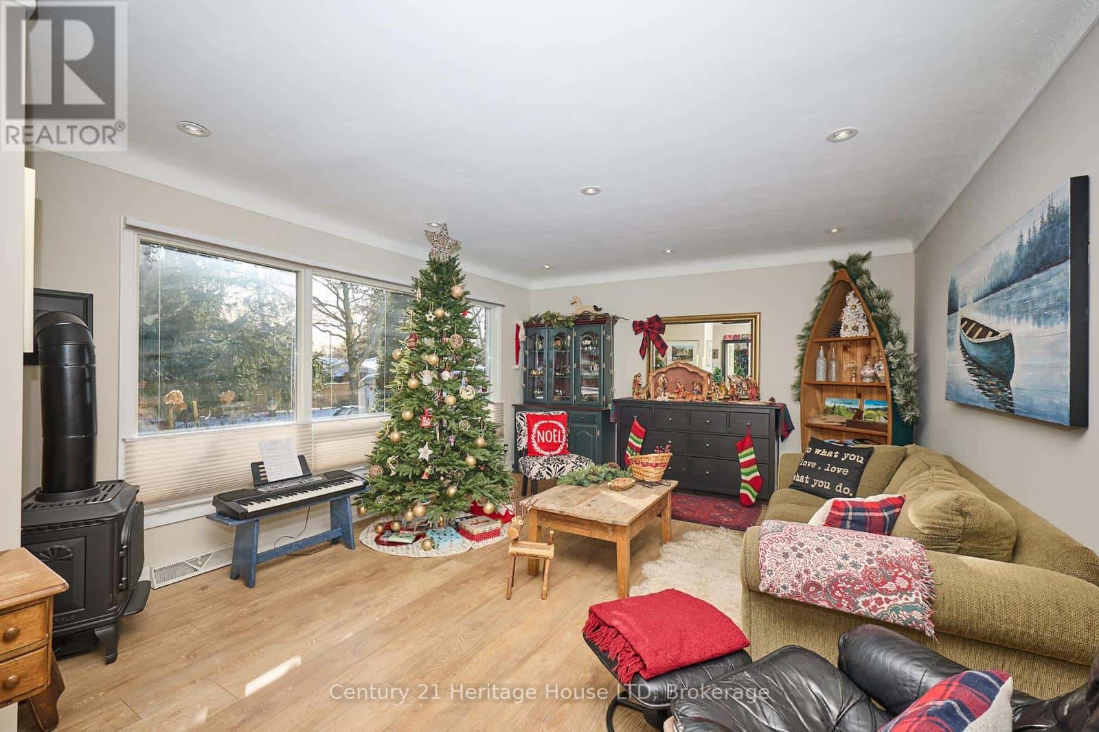 6887 FAIRLAWN CRESCENT — Niagara Falls (Arad/Fallsview), Ontario - Photo 3 of 45