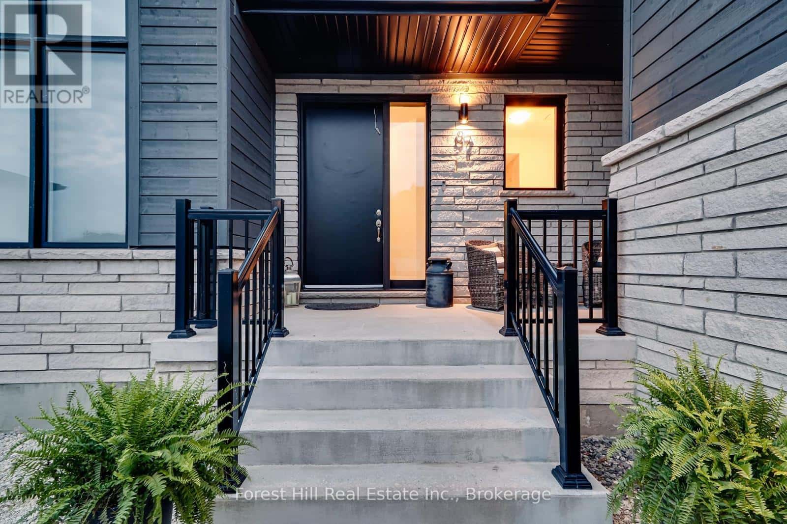 87 GOLDIE COURT — Blue Mountains, Ontario - Photo 2 of 45