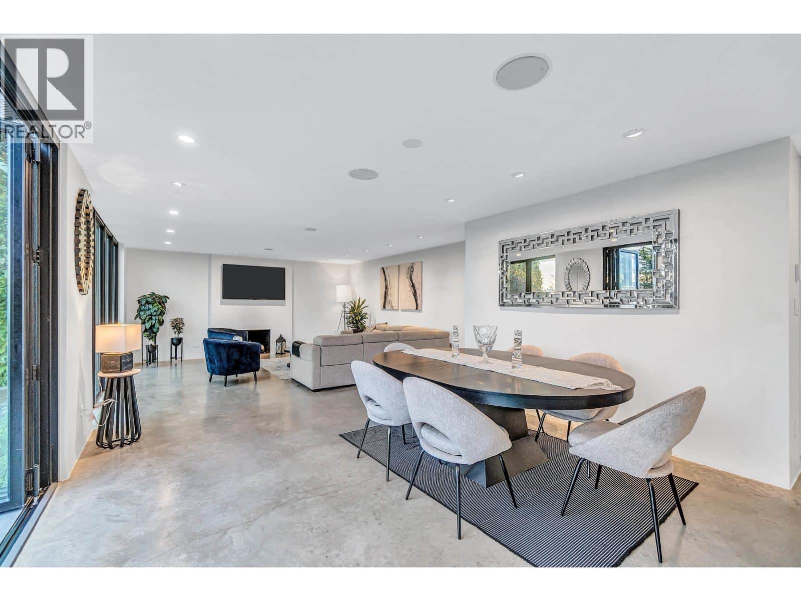 2234 PALMERSTON AVENUE — West Vancouver, British Columbia - Photo 4 of 37