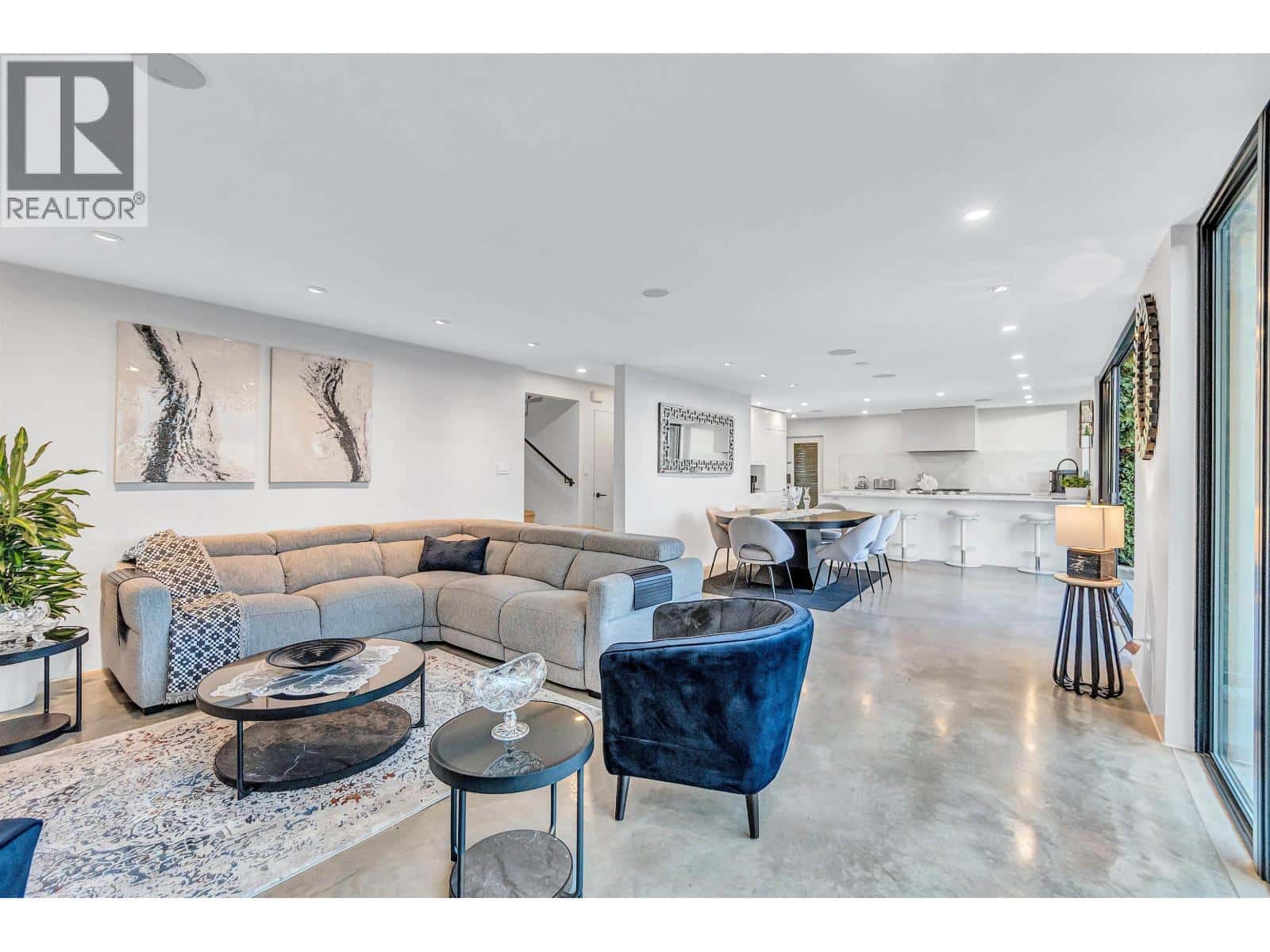 2234 PALMERSTON AVENUE — West Vancouver, British Columbia - Photo 3 of 37