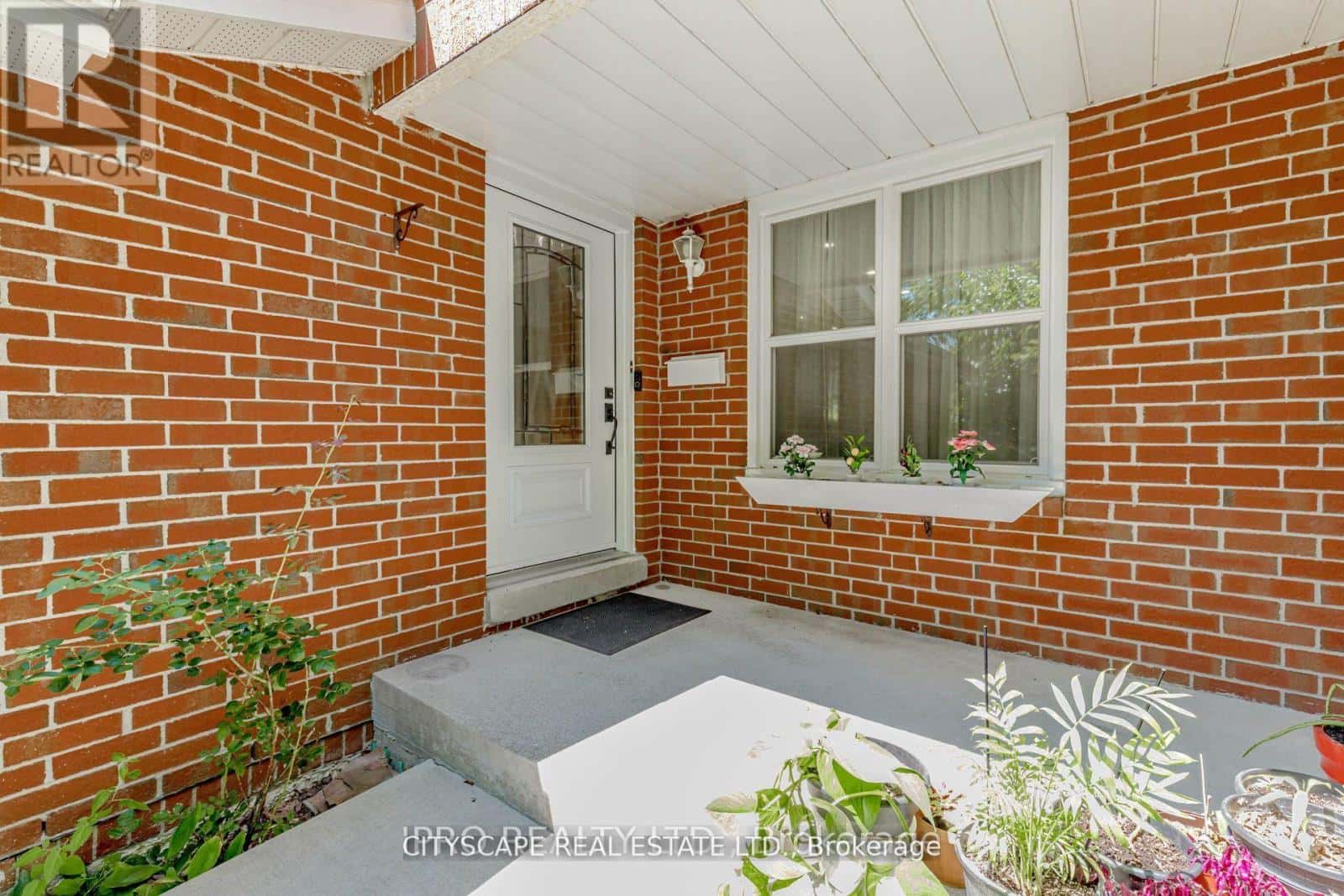 6906 HICKLING CRESCENT N — Mississauga (Meadowvale), Ontario - Photo 4 of 48