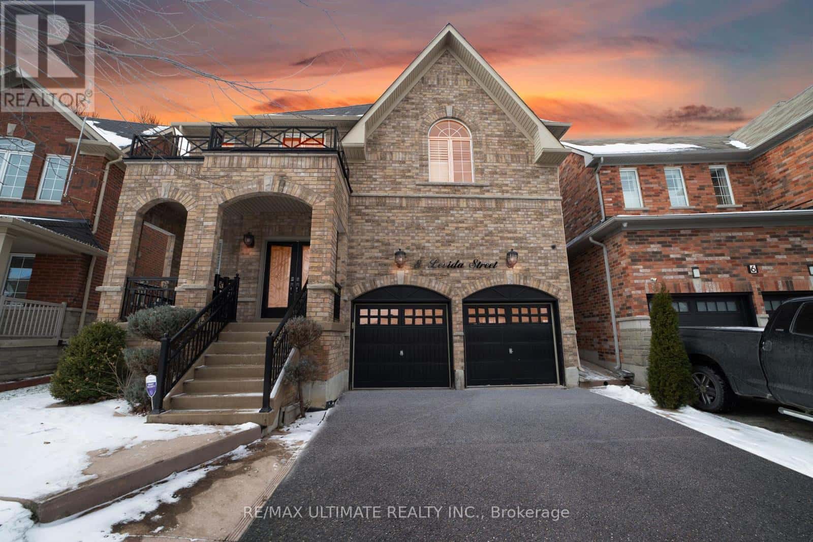 8 LEVIDA STREET — Brampton (Vales of Castlemore), Ontario - Photo 2 of 45