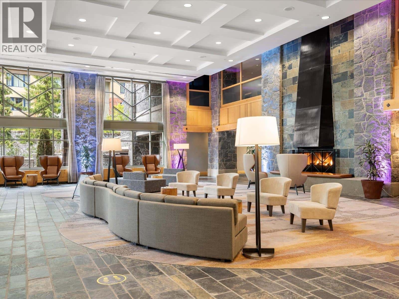 855 4090 WHISTLER WAY — Whistler, British Columbia - Photo 2 of 23