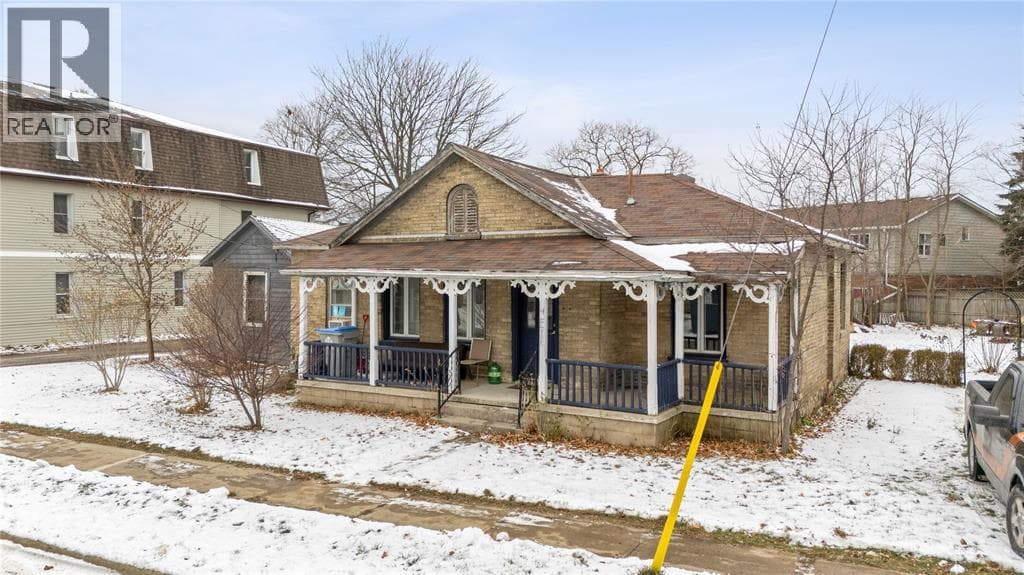 4 CLYDE STREET — Lambton Shores, Ontario - Main photo