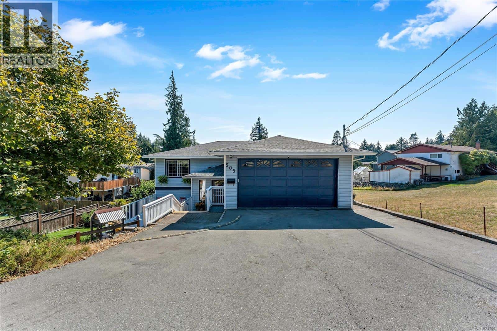 505 Windthrop Rd — Colwood, British Columbia - Photo 3 of 53