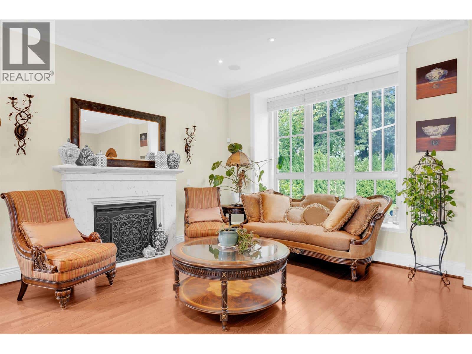 4038 W 33RD AVENUE — Vancouver, British Columbia - Photo 3 of 35