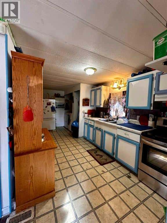 A7, 145 East River Road — Hinton, Alberta - Photo 3 of 8