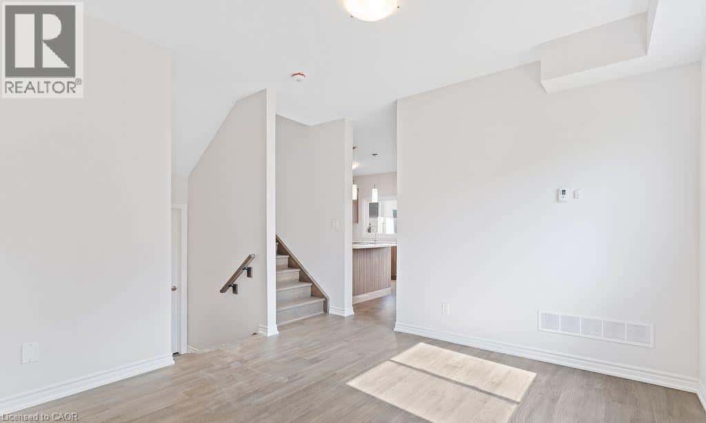 103 MCLAUGHLIN Street — Welland, Ontario - Photo 5 of 22