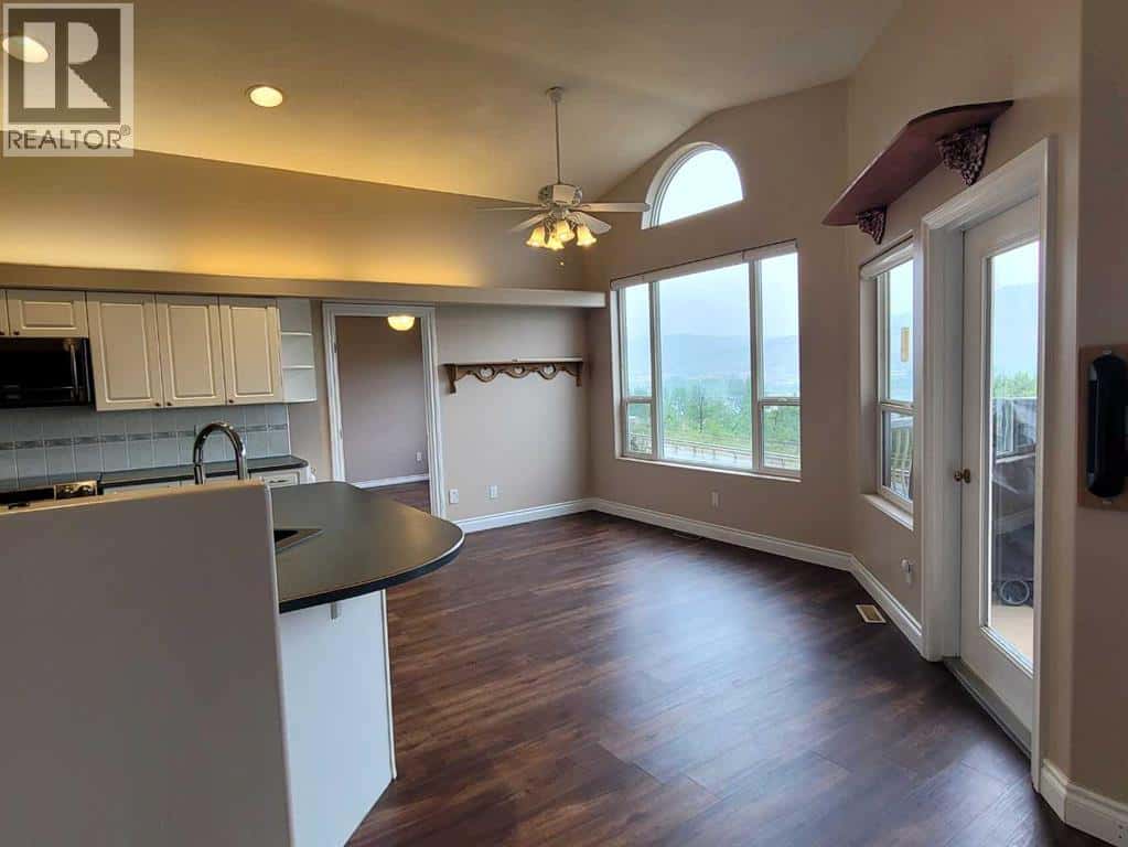 10606 90 Street — Peace River, Alberta - Photo 5 of 50