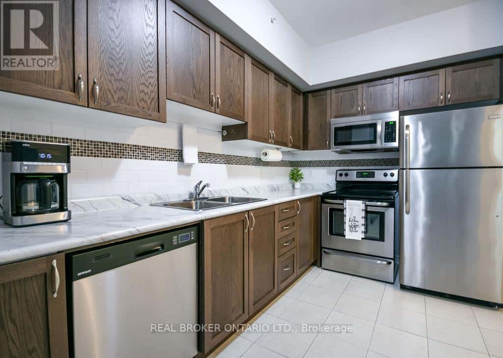 404 - 40 FERNDALE DRIVE S — Barrie (Ardagh), Ontario - Photo 2 of 36