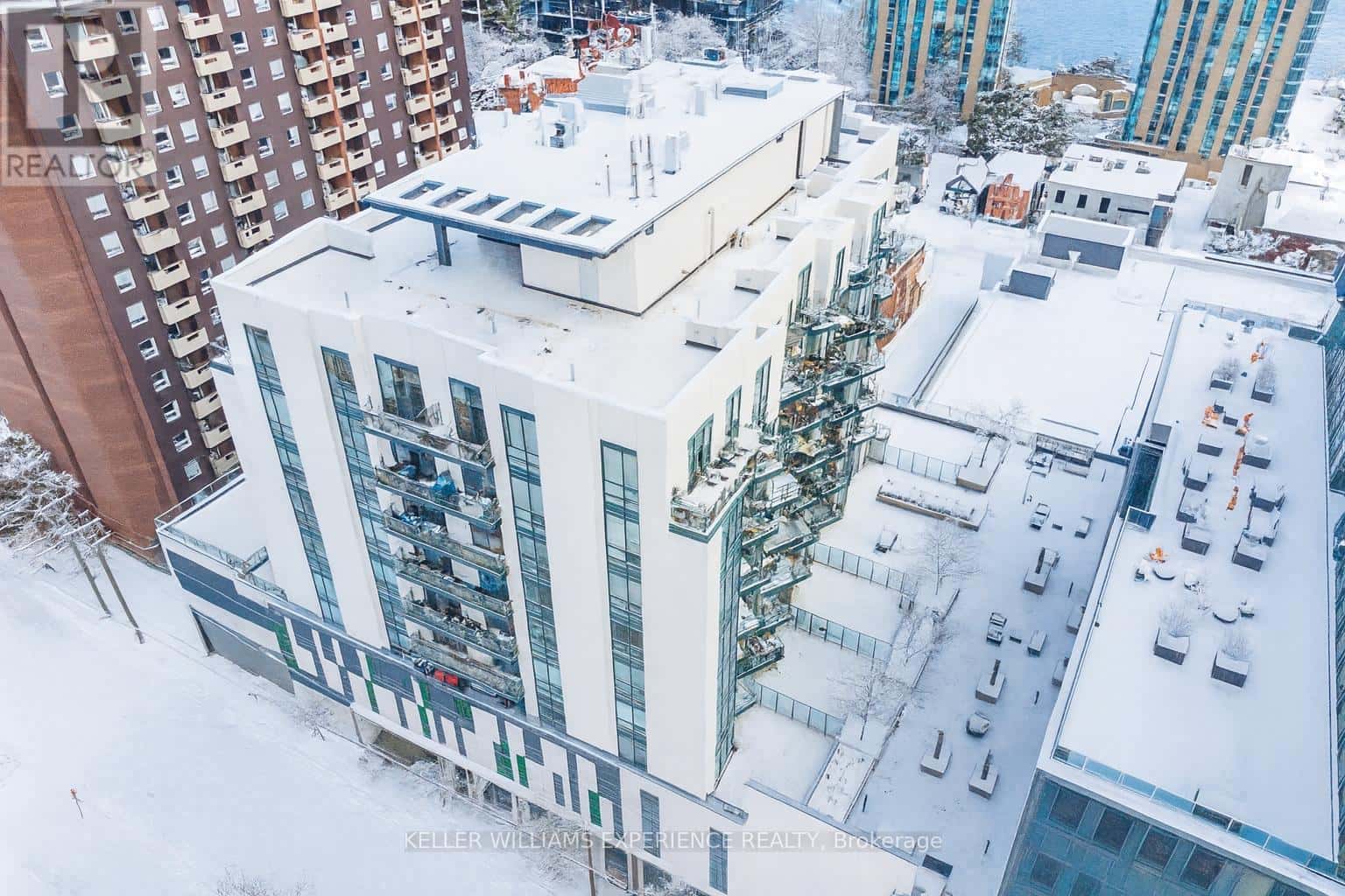 GPH1 - 111 WORSLEY STREET — Barrie (City Centre), Ontario - Photo 3 of 48