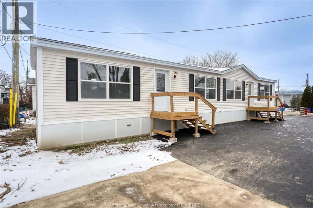 24 REGINA — Lakeshore, Ontario - Photo 2 of 19