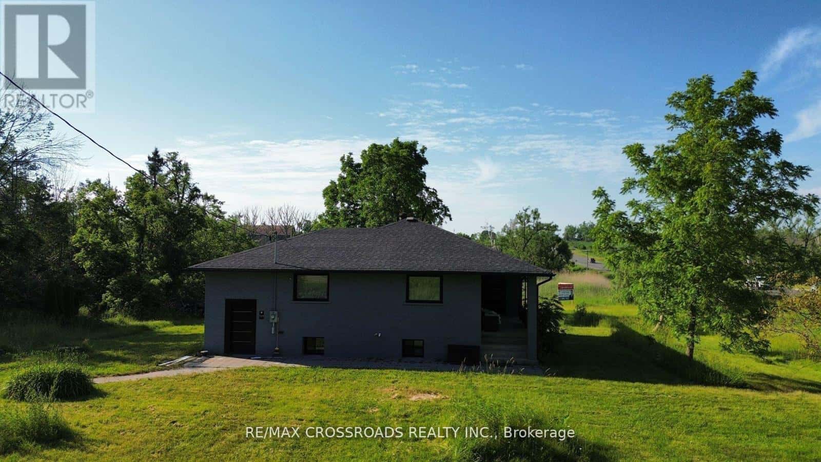 7118 YONGE STREET — Innisfil, Ontario - Photo 3 of 40