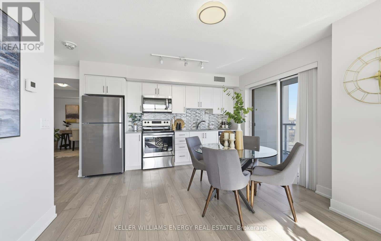 504 - 1255 BAYLY STREET — Pickering (Bay Ridges), Ontario - Photo 3 of 24