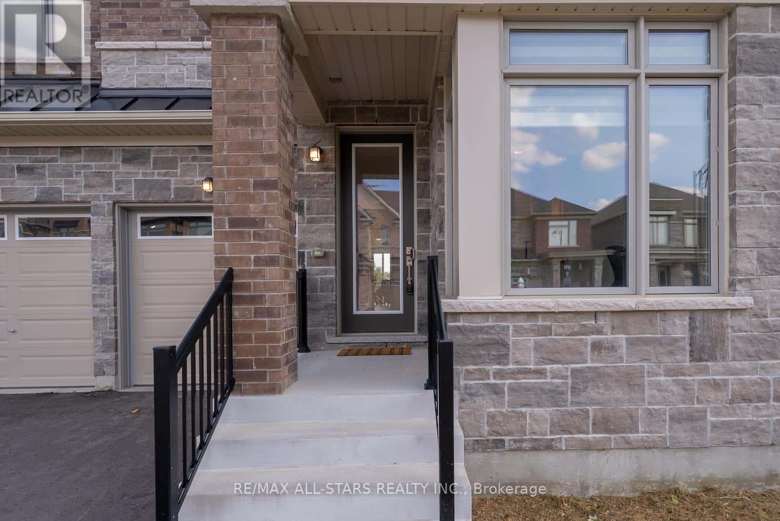 129 BUSATO DRIVE — Whitchurch-Stouffville (Stouffville), Ontario - Photo 5 of 50