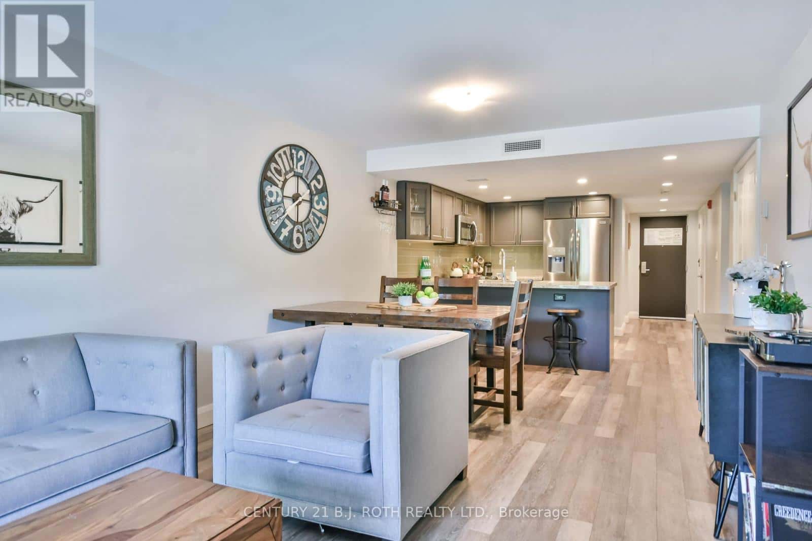 406 - 80 HORSESHOE BOULEVARD — Oro-Medonte (Horseshoe Valley), Ontario - Photo 4 of 35