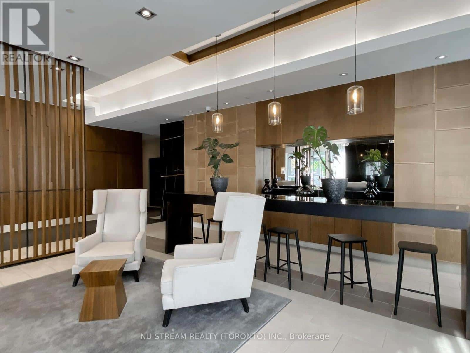 1718 - 160 VANDERHOOF AVENUE — Toronto (Thorncliffe Park), Ontario - Photo 4 of 29