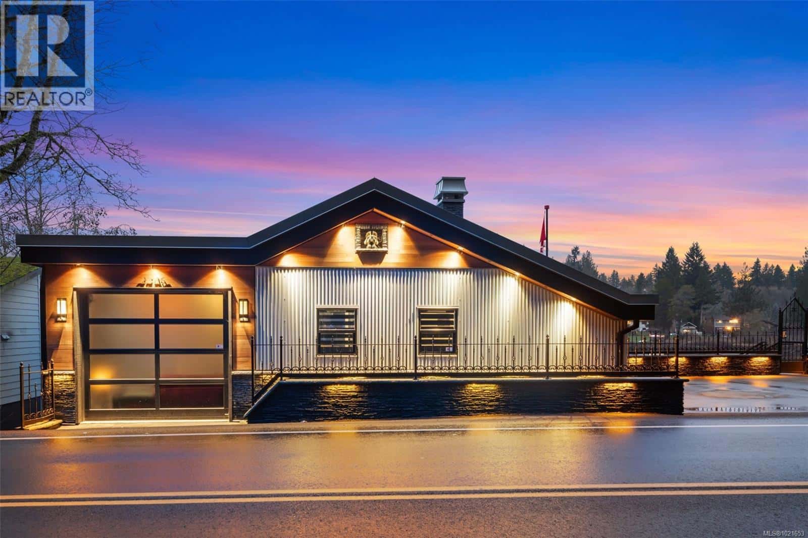 2386 Shawnigan Lake Rd — Shawnigan Lake, British Columbia - Photo 3 of 85