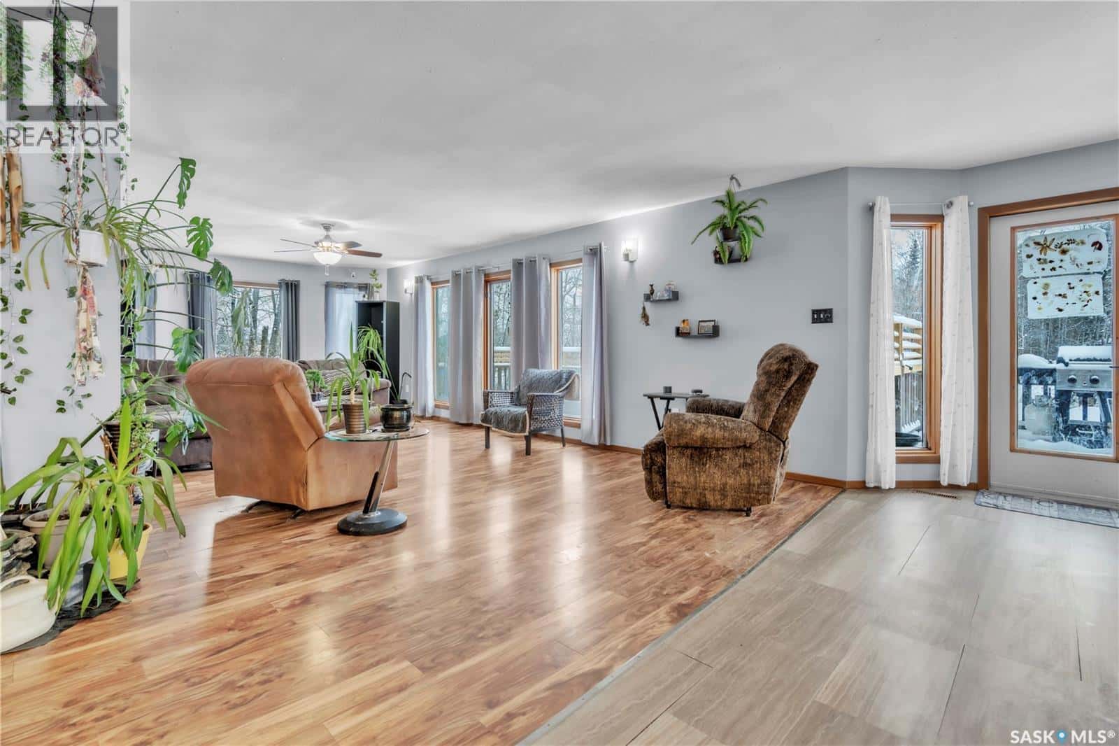 107 2nd AVENUE S — Pierceland, Saskatchewan - Photo 2 of 46